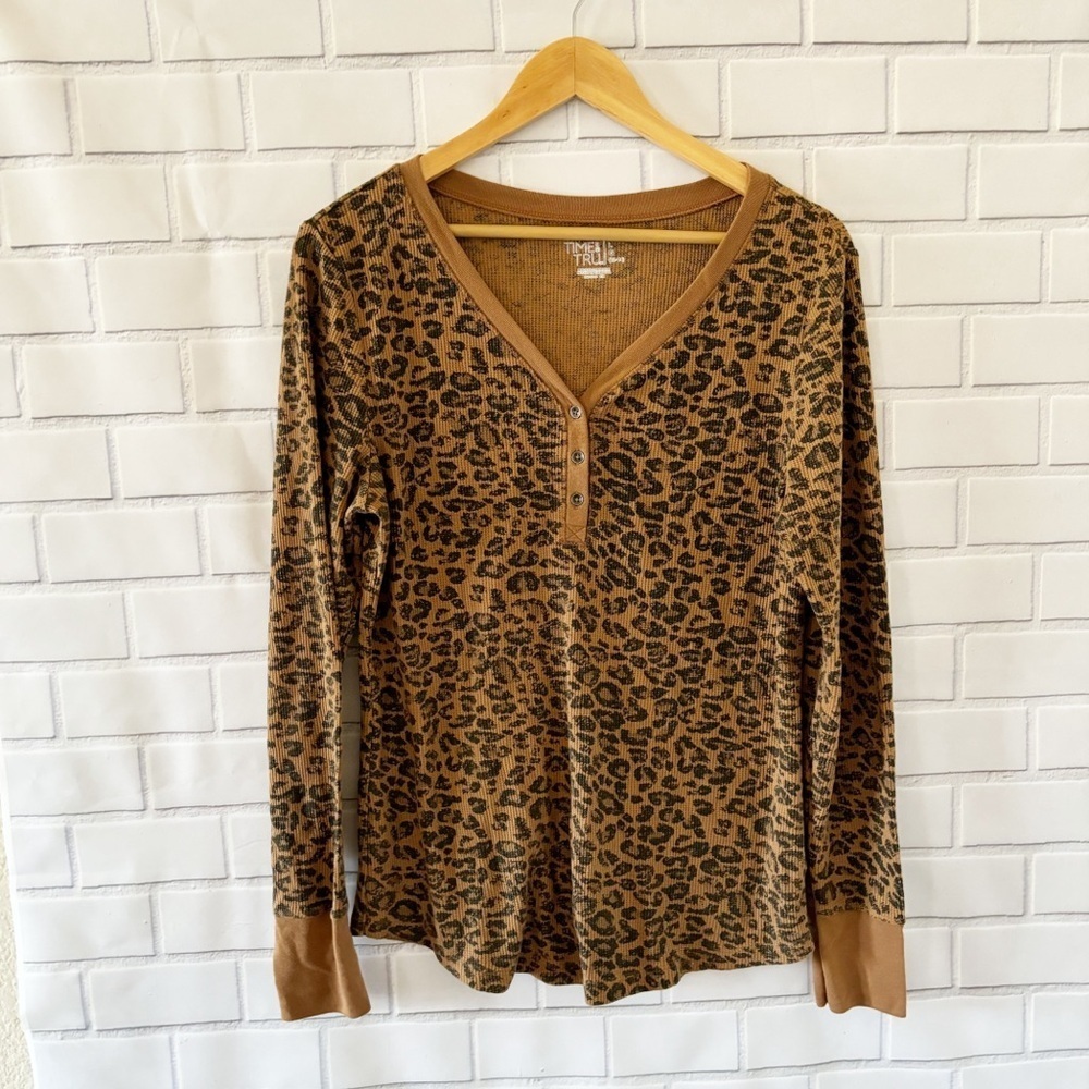 Time and Tru animal print long sleeve Size Large 12/14
